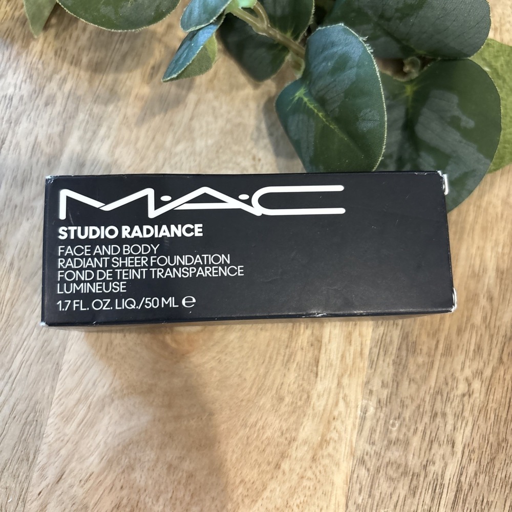 Mac Studio Radiance ~ Face And Body Radiant Sheer Foundation C6